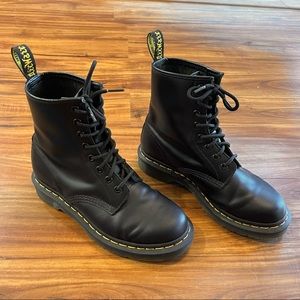 Dr. Martens 1460 Smooth Leather Boots